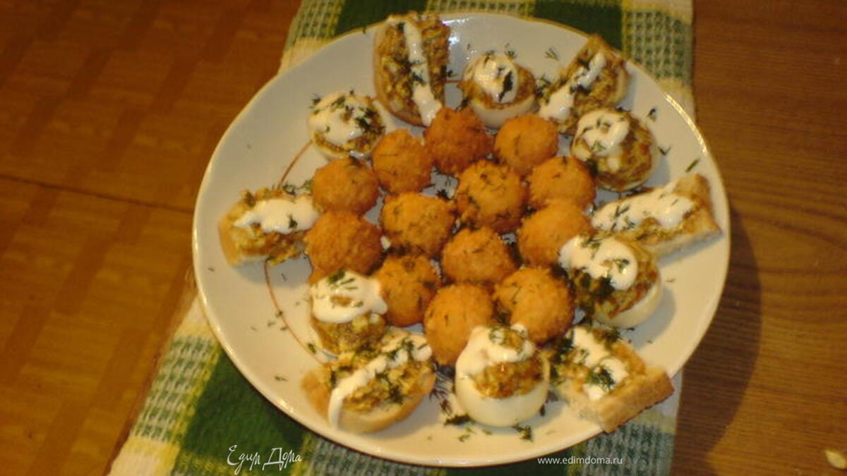 Быстрая закуска (сырные шарики,фаршированные яйца и бутики)