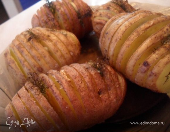 Картофель запеченный с чесноком. Картофель запеченный с чесноком.