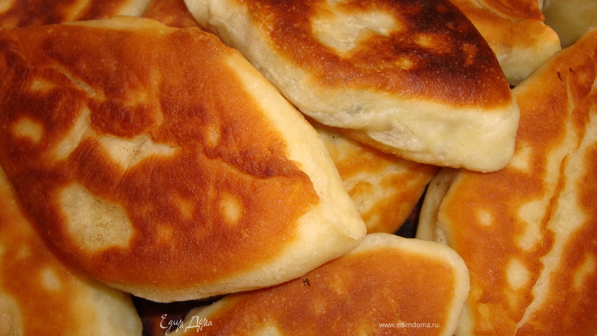 Пироги с солеными грибами