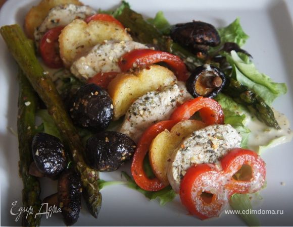 Куриные кусочки с крутонами,спаржей, шиитаке Куриные кусочки с крутонами,спаржей, шиитаке