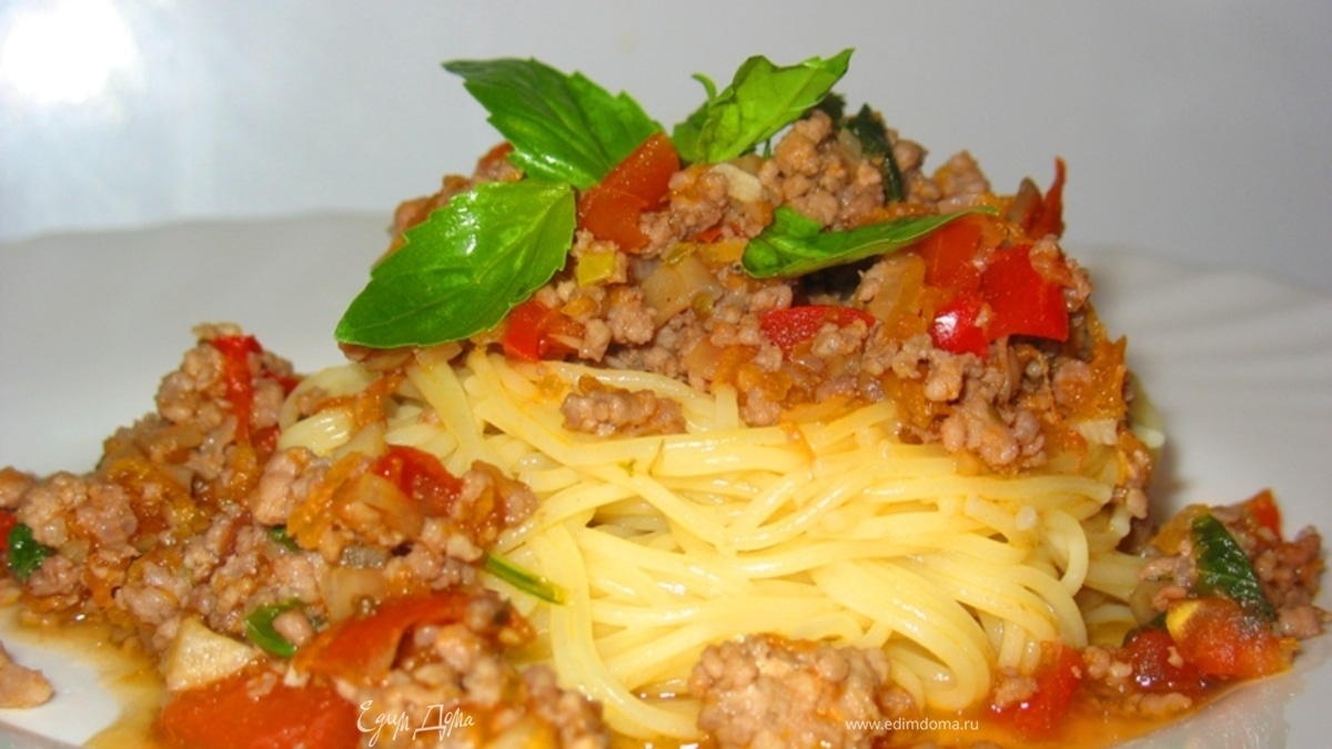 Вolognese c красным перцем и грибами