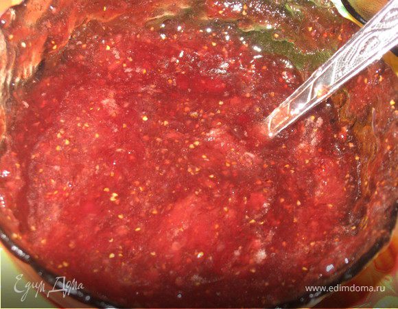 Густой джем из клубники Густой джем из клубники