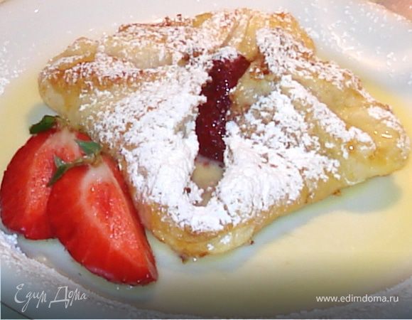 Клубничные домики под ванильным соусом Клубничные домики под ванильным соусом