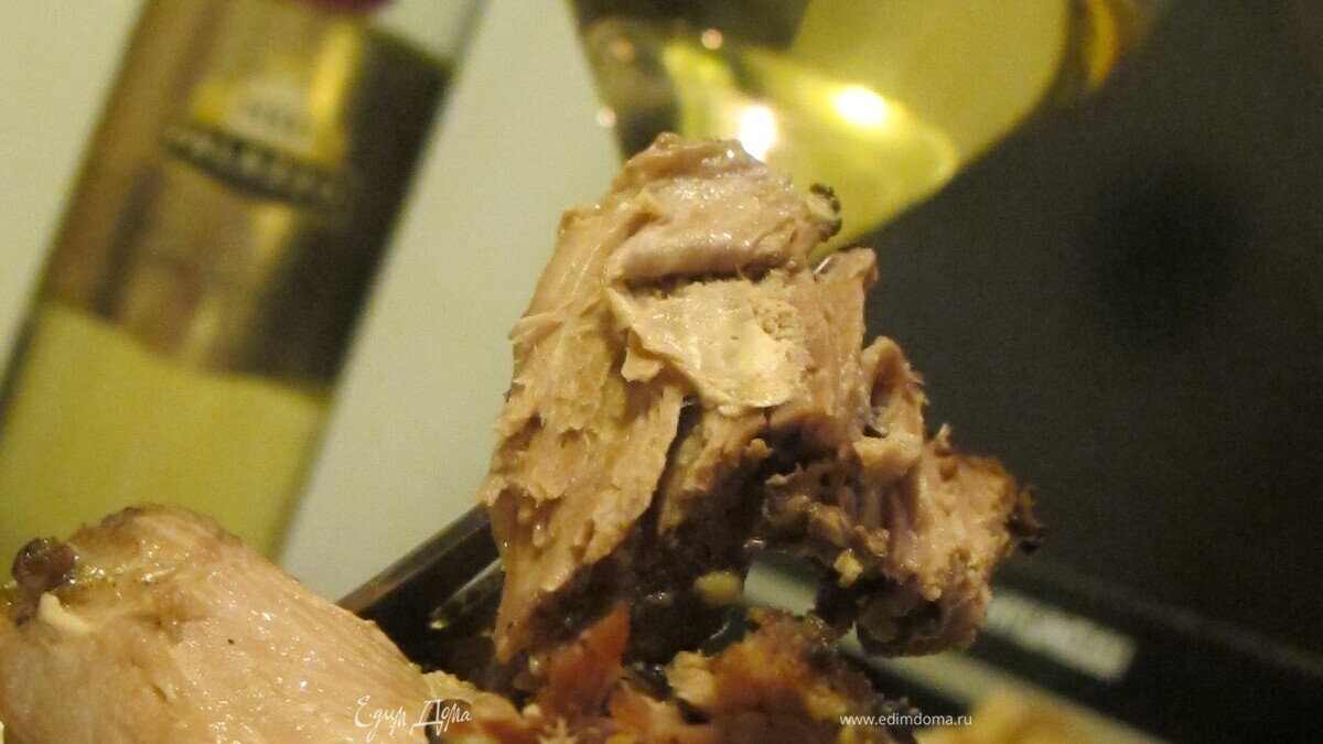 Индейка с розовым перцем, мятой и соевым соусом