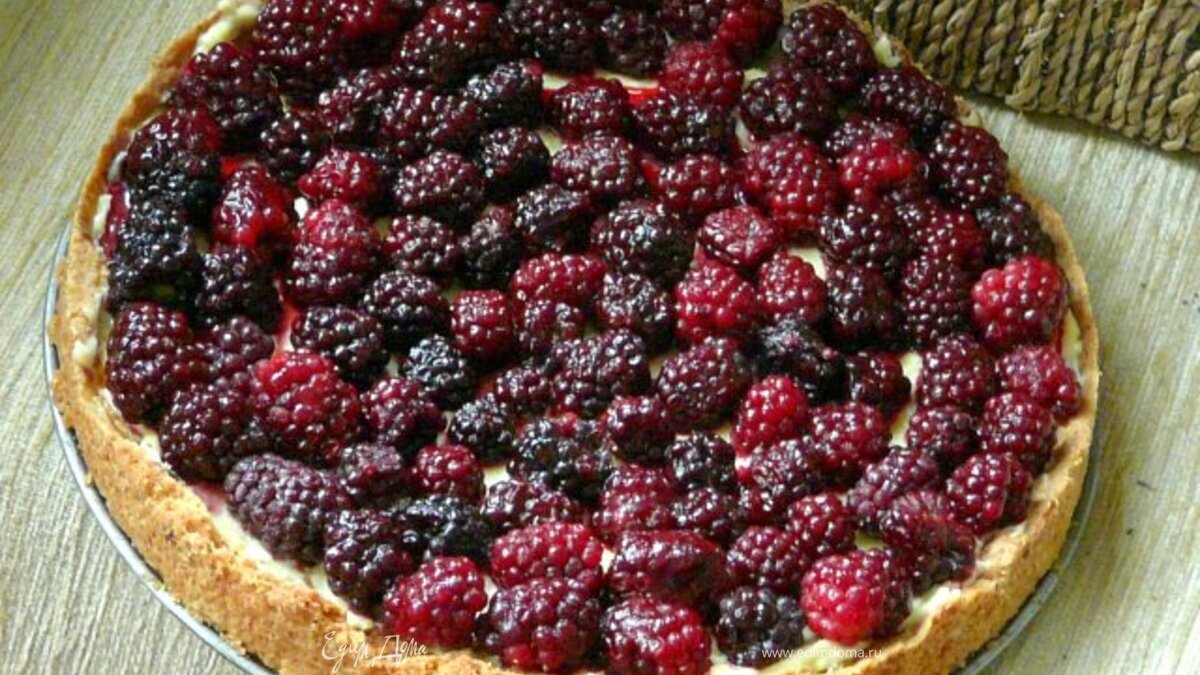 Ягодный тарт с франжипаном и лимонным кремом