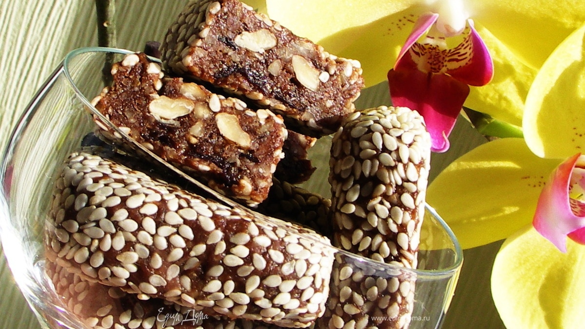 Конфетки из чернослива,грецких орехов и шоколада