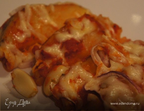 Ароматные картофельные дольки в томатно-базиликовом соусе Ароматные картофельные дольки в томатно-базиликовом соусе