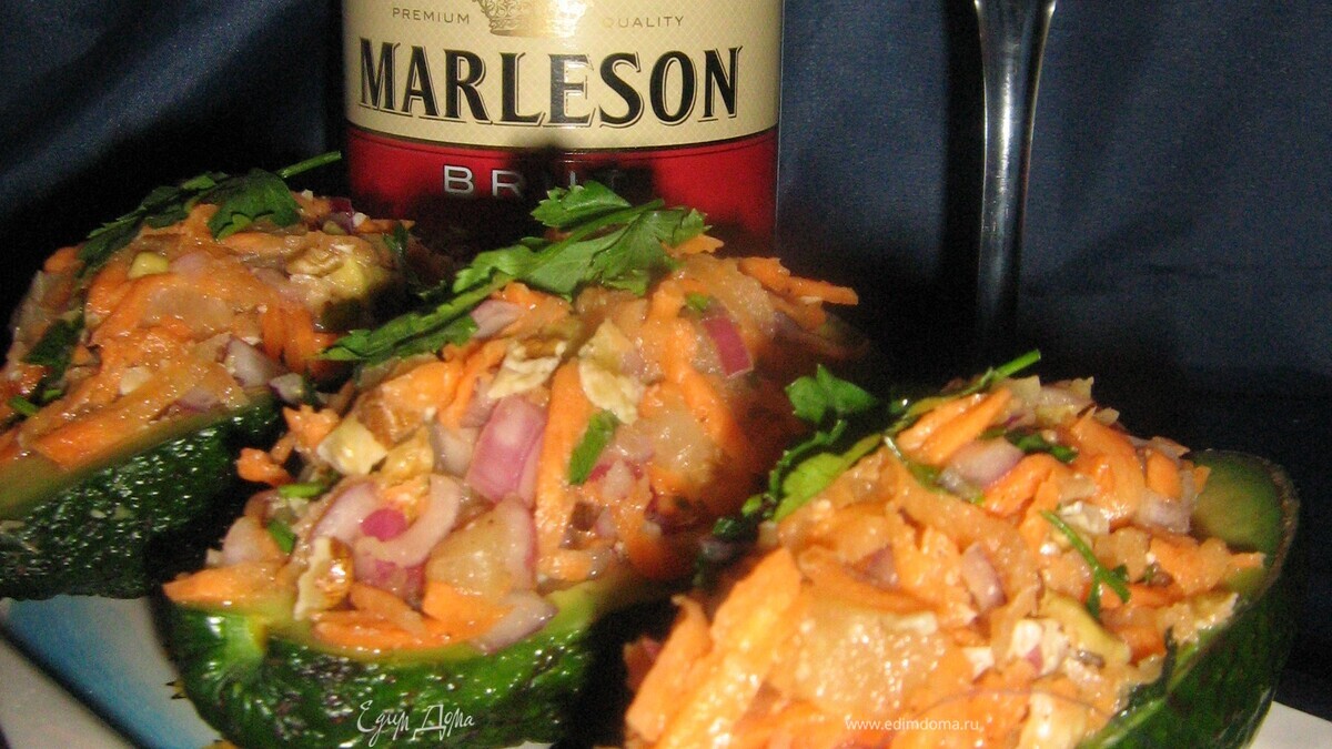 Фаршированные авокадо.