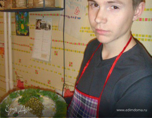 Салат из крабовых палочек с кукурузой и яблоком