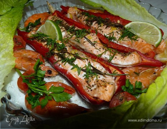 Красный перец с лососем, лимоном, тимьяном