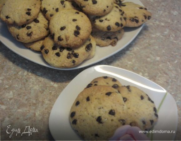 Печенье в шоколадных каплях.