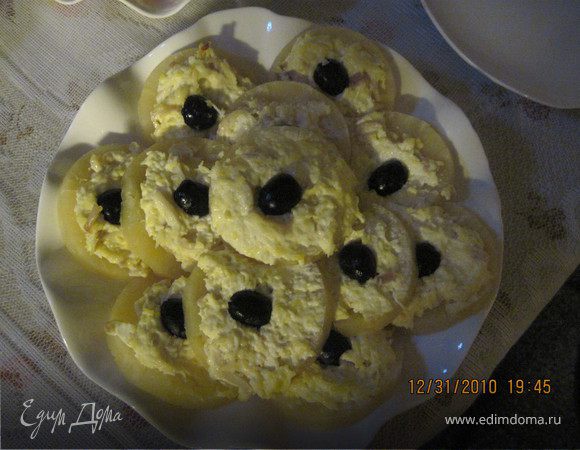 Ананасовые кольца с яично-сырной начинкой. Ананасовые кольца с яично-сырной начинкой.