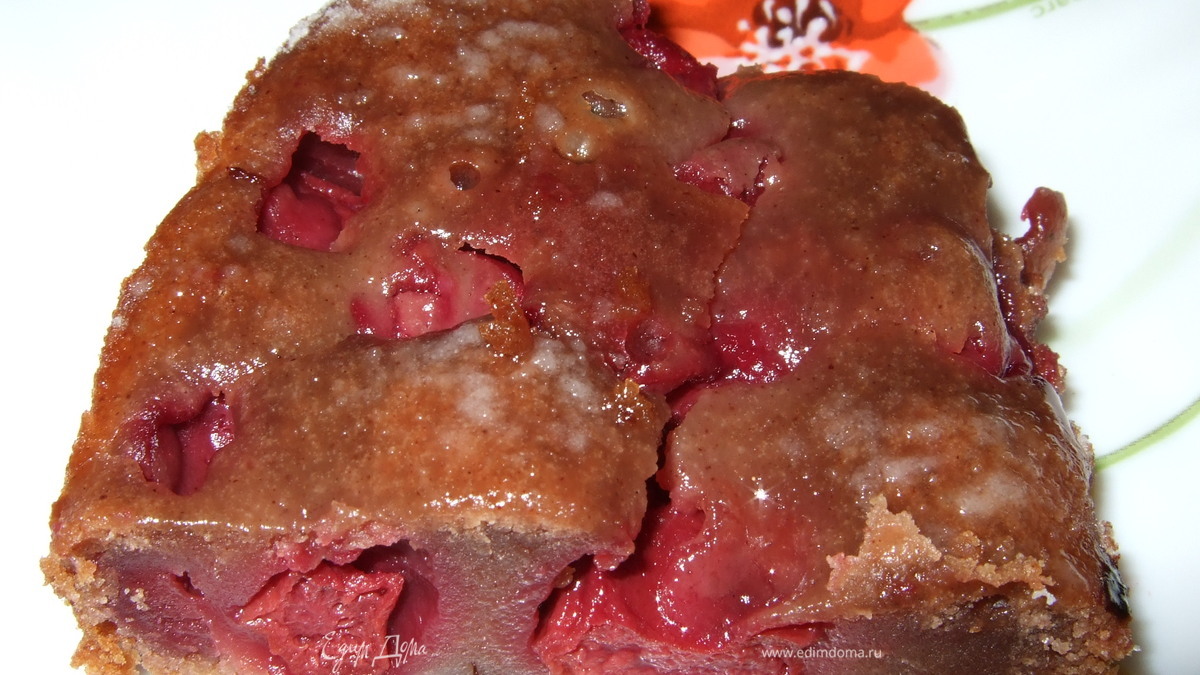 Вишнево-шоколадный пирог