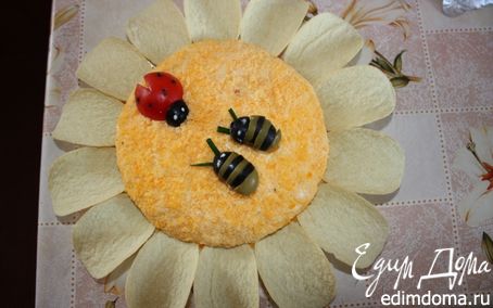Рецепт Салат "Ромашка" с божьей коровкой и пчелками