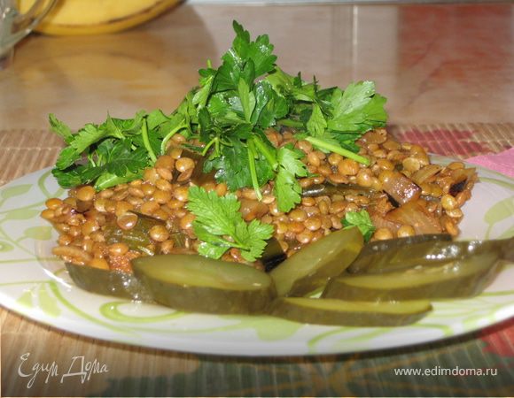 Тушеная чечевица