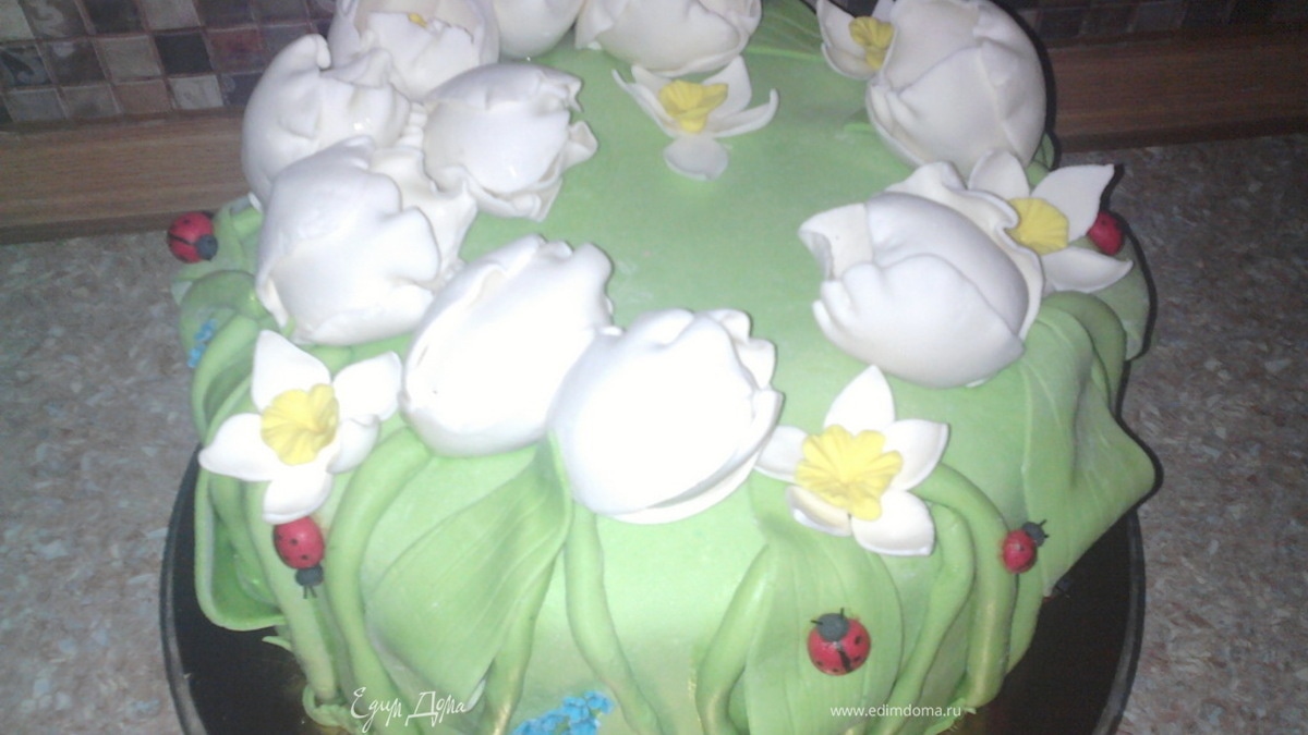 Торт "Цветы, травичка и букашки"