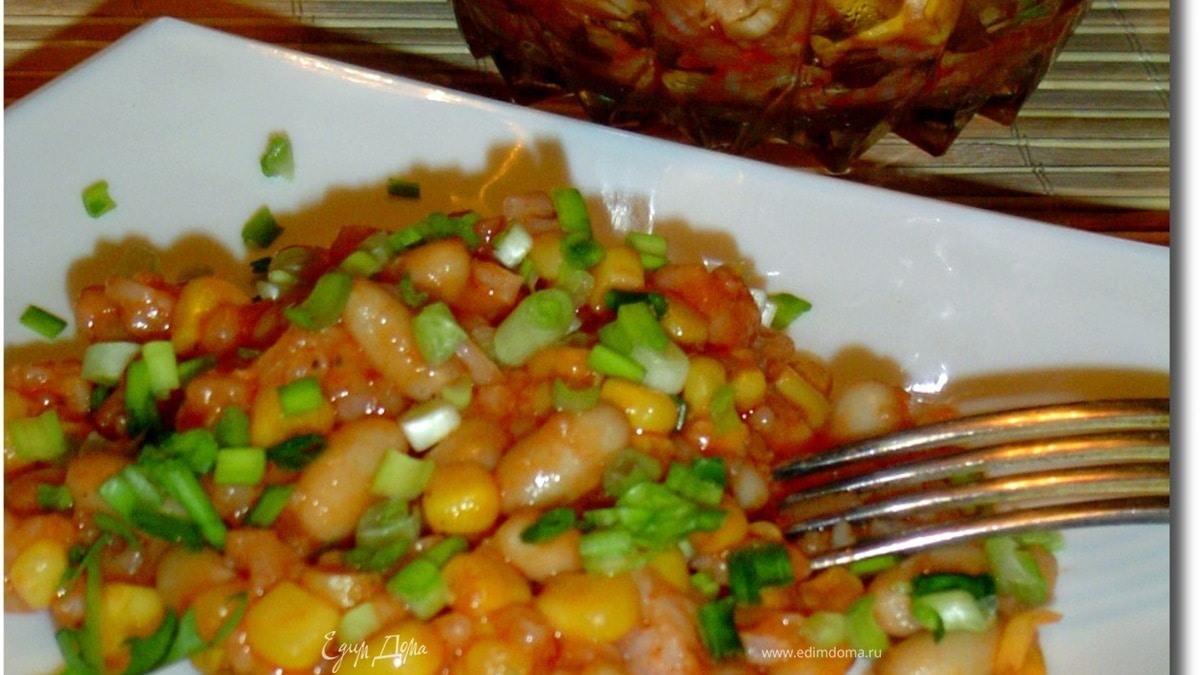 Салат с рисом, фасолью и кукурузой
