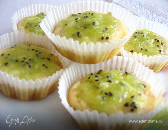 Маффины "Весенние" с киви и белым шоколадом Маффины "Весенние" с киви и белым шоколадом