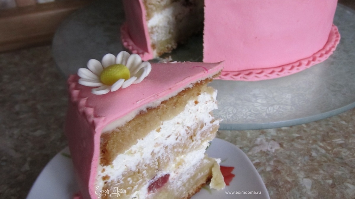 Торт "Бисквитно-сметанная вишня"