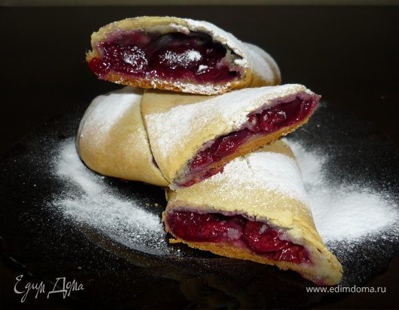 Нежная вертута с вишней