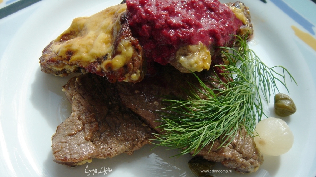 Нежная телятина под вишнёвым соусом