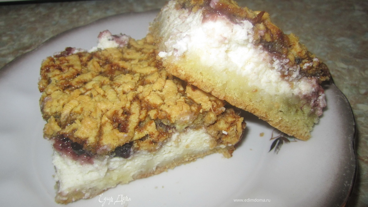 Тертый пирог с творогом.