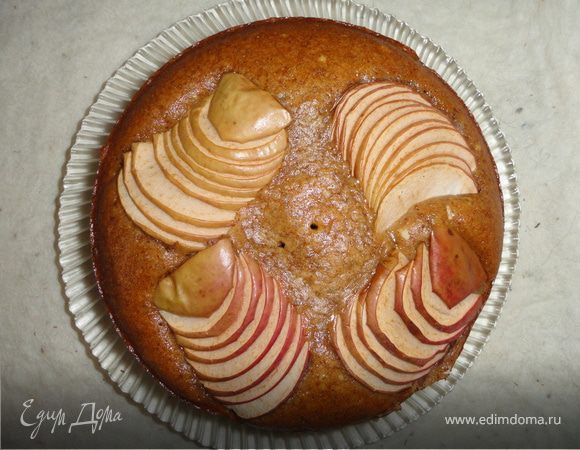 Постная коврижка с яблоками и корицей