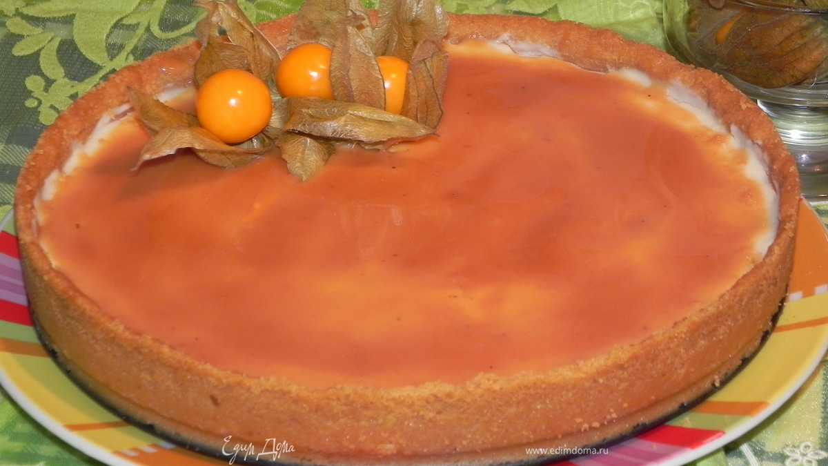 Снежный тарт с карамельным соусом