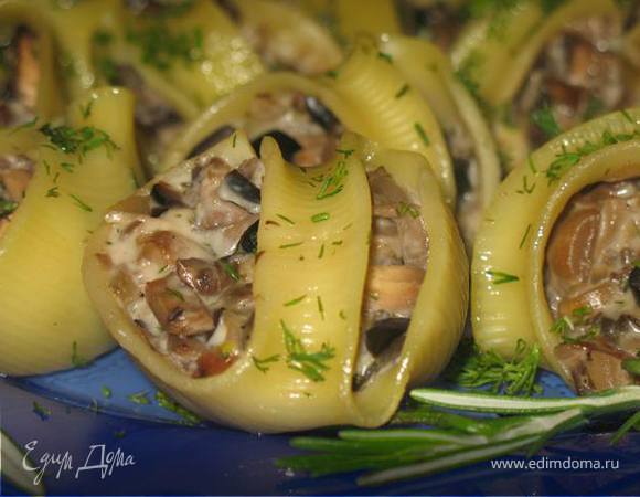 Лумаконе с грибами и сыром