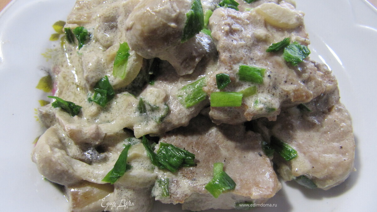 Свиные медальоны в сливочно-грибном соусе