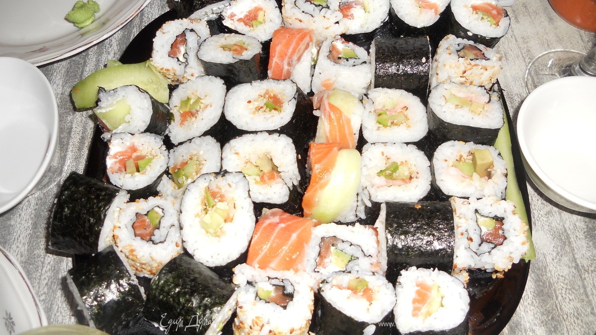 Суши.Ассорти из роллов