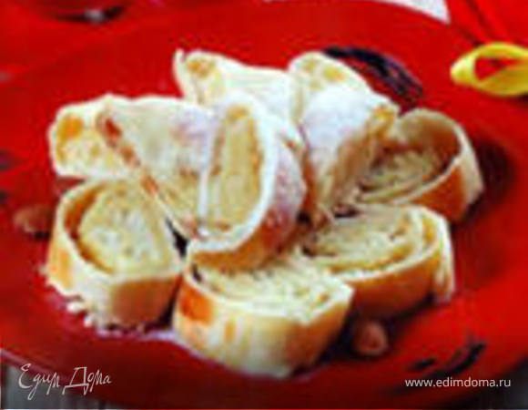 Творожный рулет с яблоками и корицей Творожный рулет с яблоками и корицей