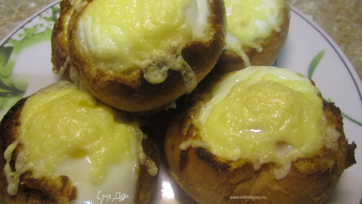 Яишница в булочке.