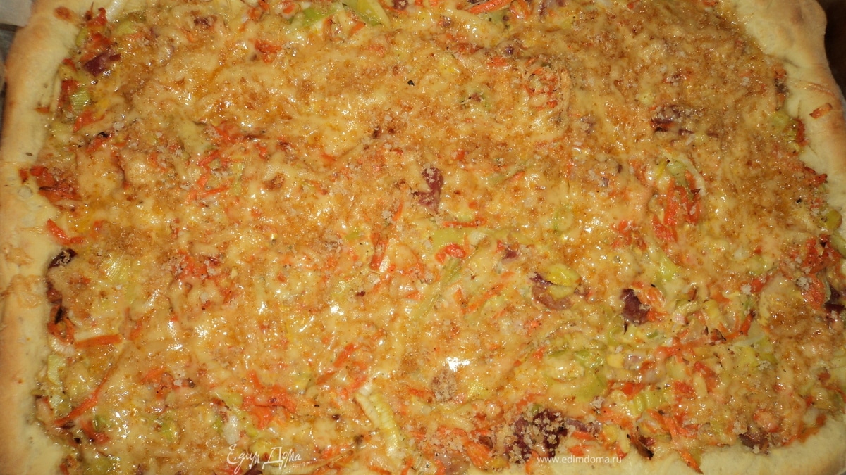 Пирог  с окороком и луком-пореем