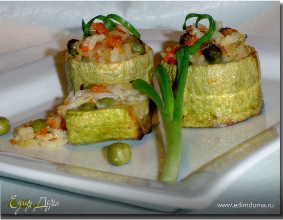 Бочонки из кабачков, фаршированные рисом и овощами