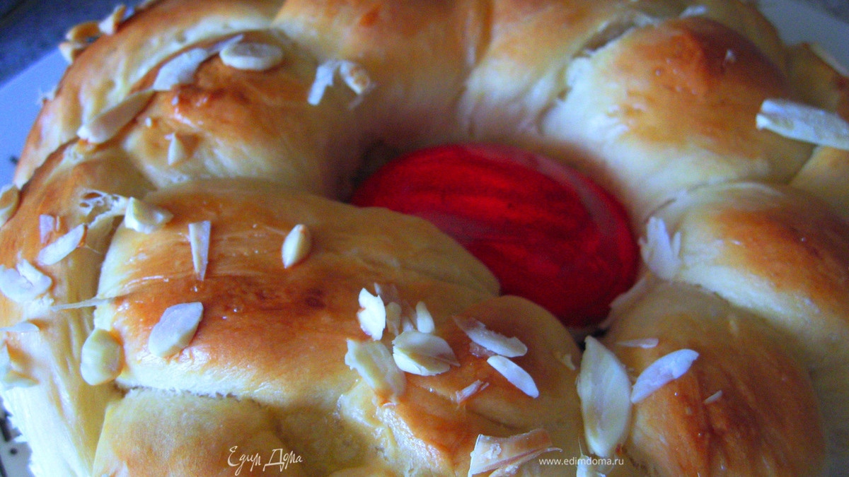 Греческий пасхальный хлеб