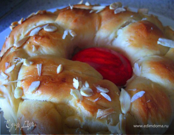 Греческий пасхальный хлеб