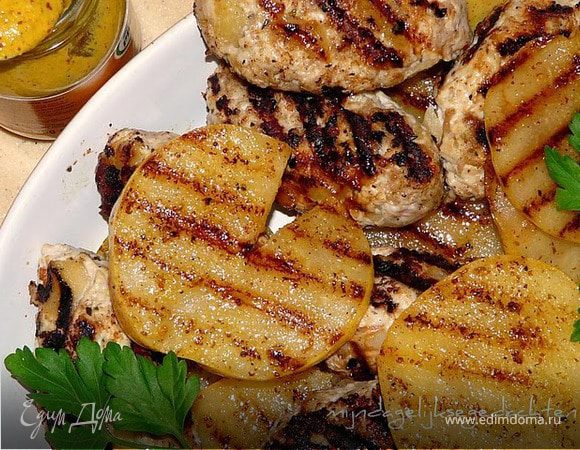 Индюшиные колбаски гриль с грушами Индюшиные колбаски гриль с грушами