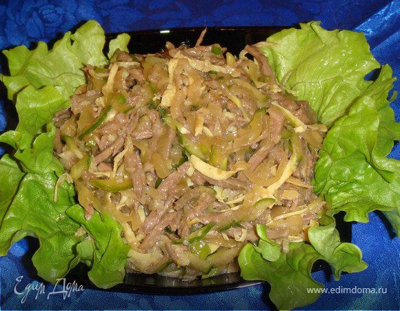 Салат с яичными блинчиками Салат с яичными блинчиками