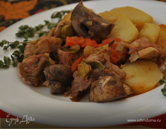 Жаркое с мясом и картофелем "По-новому" Жаркое с мясом и картофелем "По-новому"