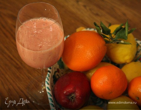 Клубничный коктейль с бананом и йогуртом Клубничный коктейль с бананом и йогуртом