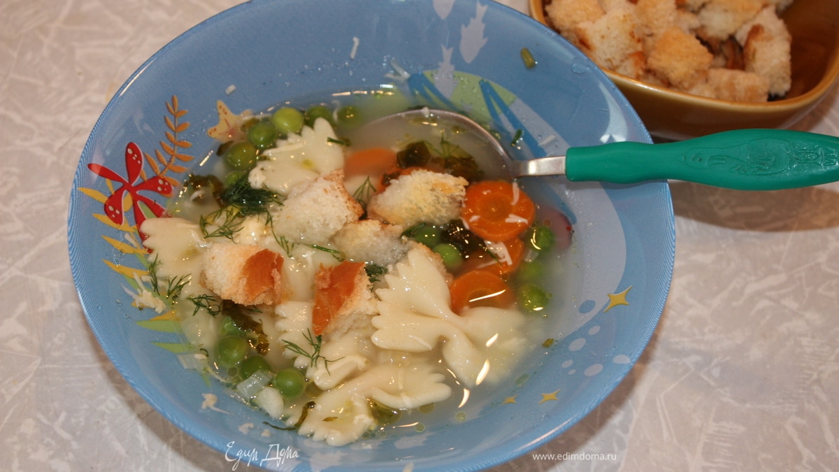 Супчик из зеленого горошка, "бантиков" и мяты