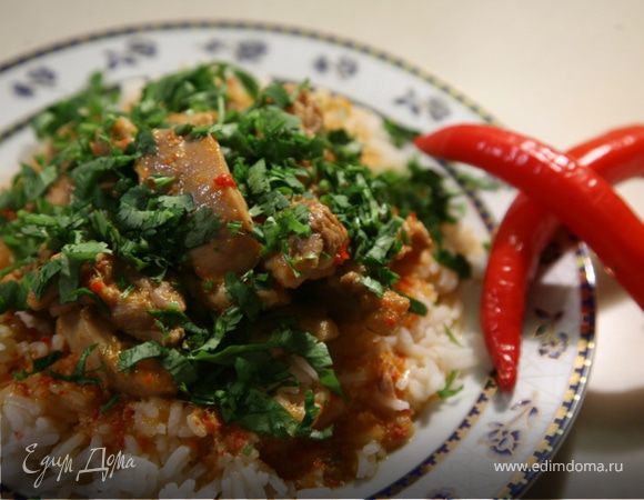 Куриные бедра под красным соусом карри Куриные бедра под красным соусом карри