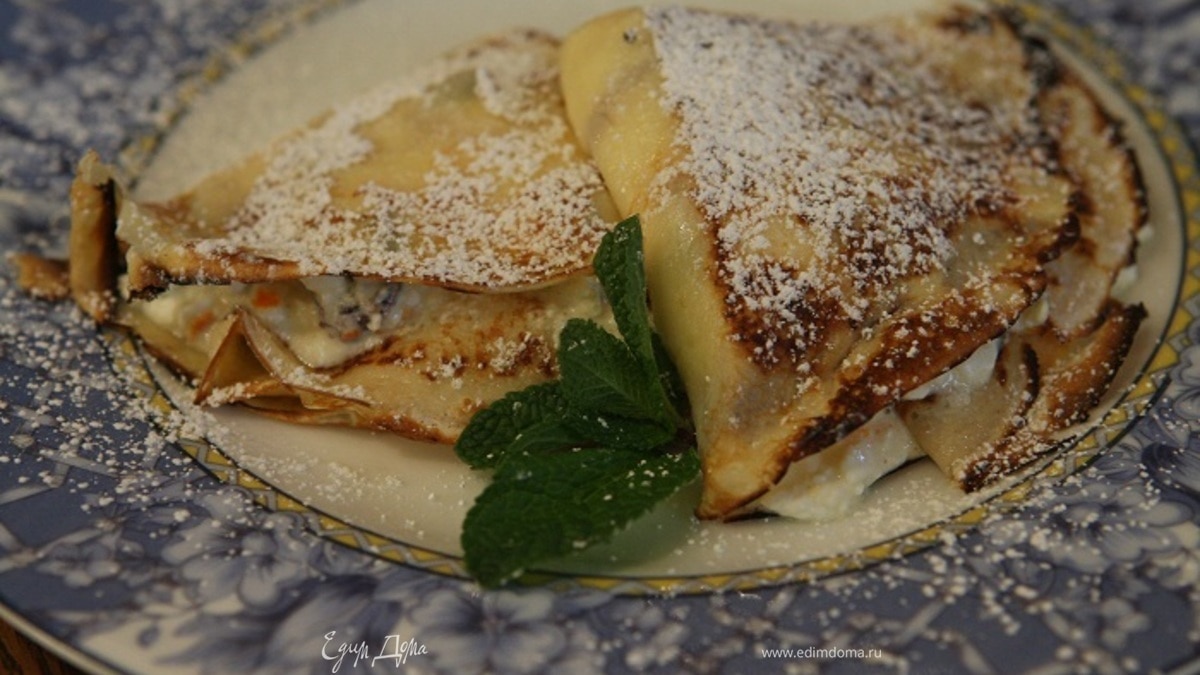 Блинчики с творогом, изюмом и апельсиновой цедрой