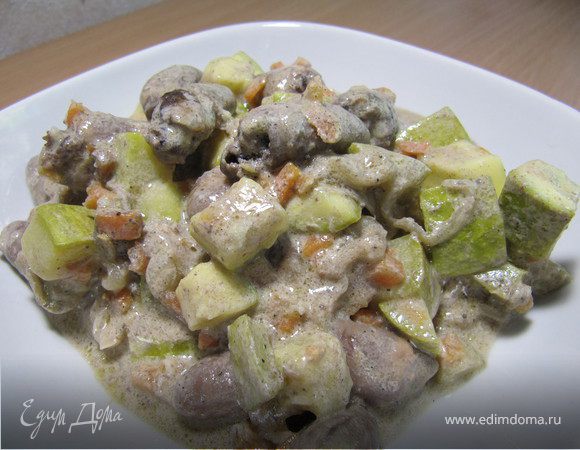 Куриные сердечки с кабачками