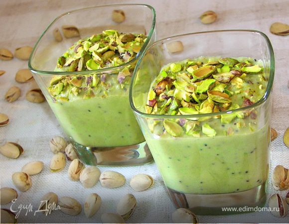 Фруктовый крем с фисташками.