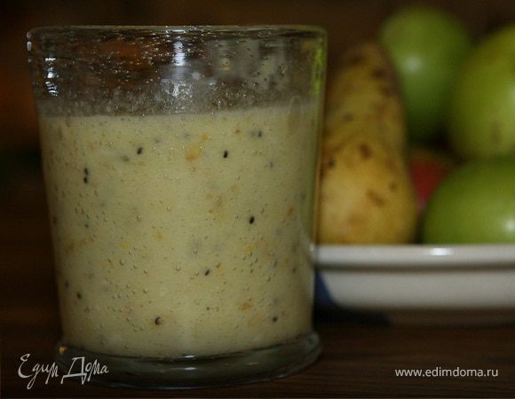 Коктейль из банана, груши и киви Коктейль из банана, груши и киви