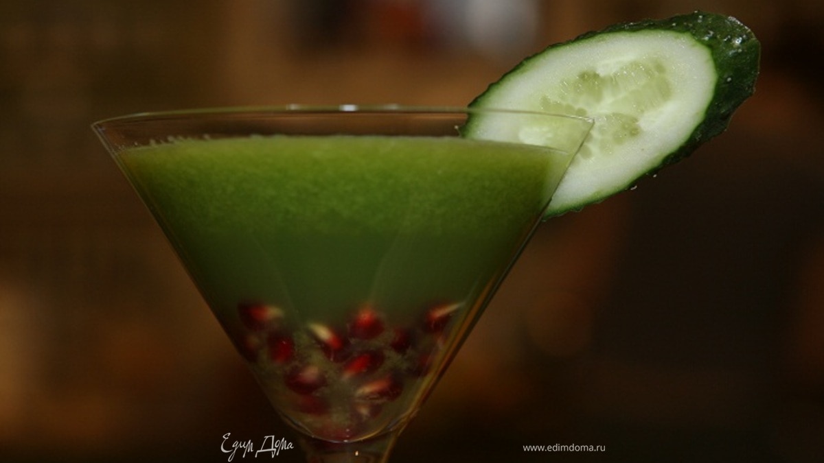 Коктейль из огурцов, киви и граната