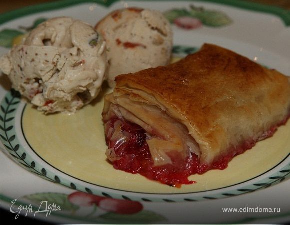 Ванильные штрудели со сливами Ванильные штрудели со сливами