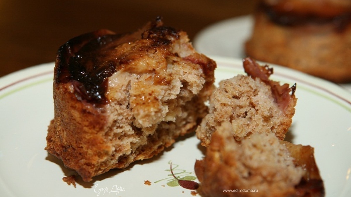 Маффины с персиками, корицей и мускатным орехом